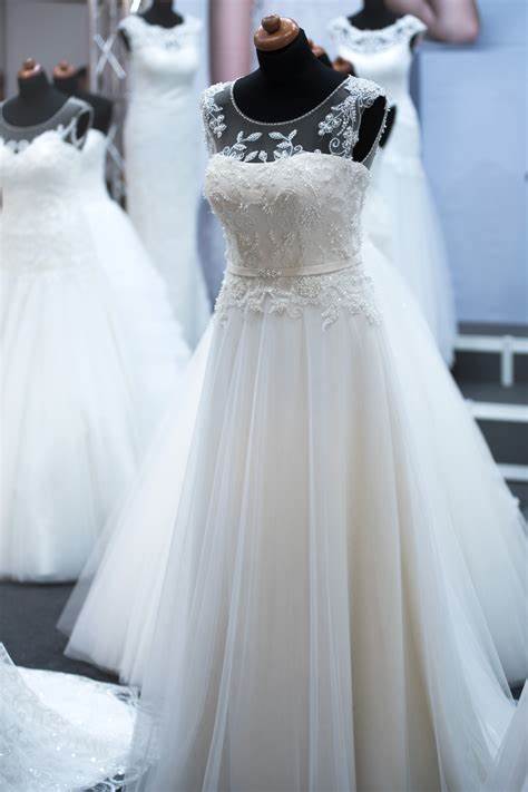 wedding cloth 1 wedding cloth 1